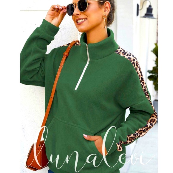 C+D+M Tops - Half Zipper Hoodie Super Cozy | Green & Animal Print | Size S